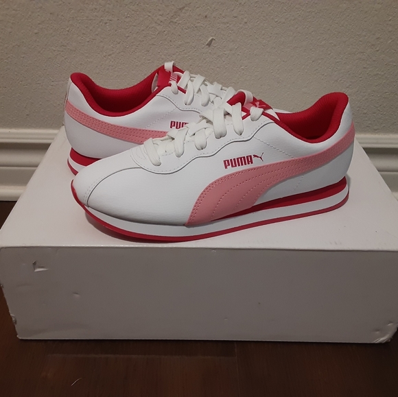 Puma - Picture 2 of 4